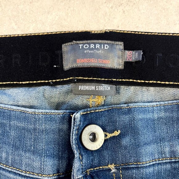 Torrid Women's Jeans Bombshell Skinny Premium Stretch 20S Distressed - Picture 6 of 9